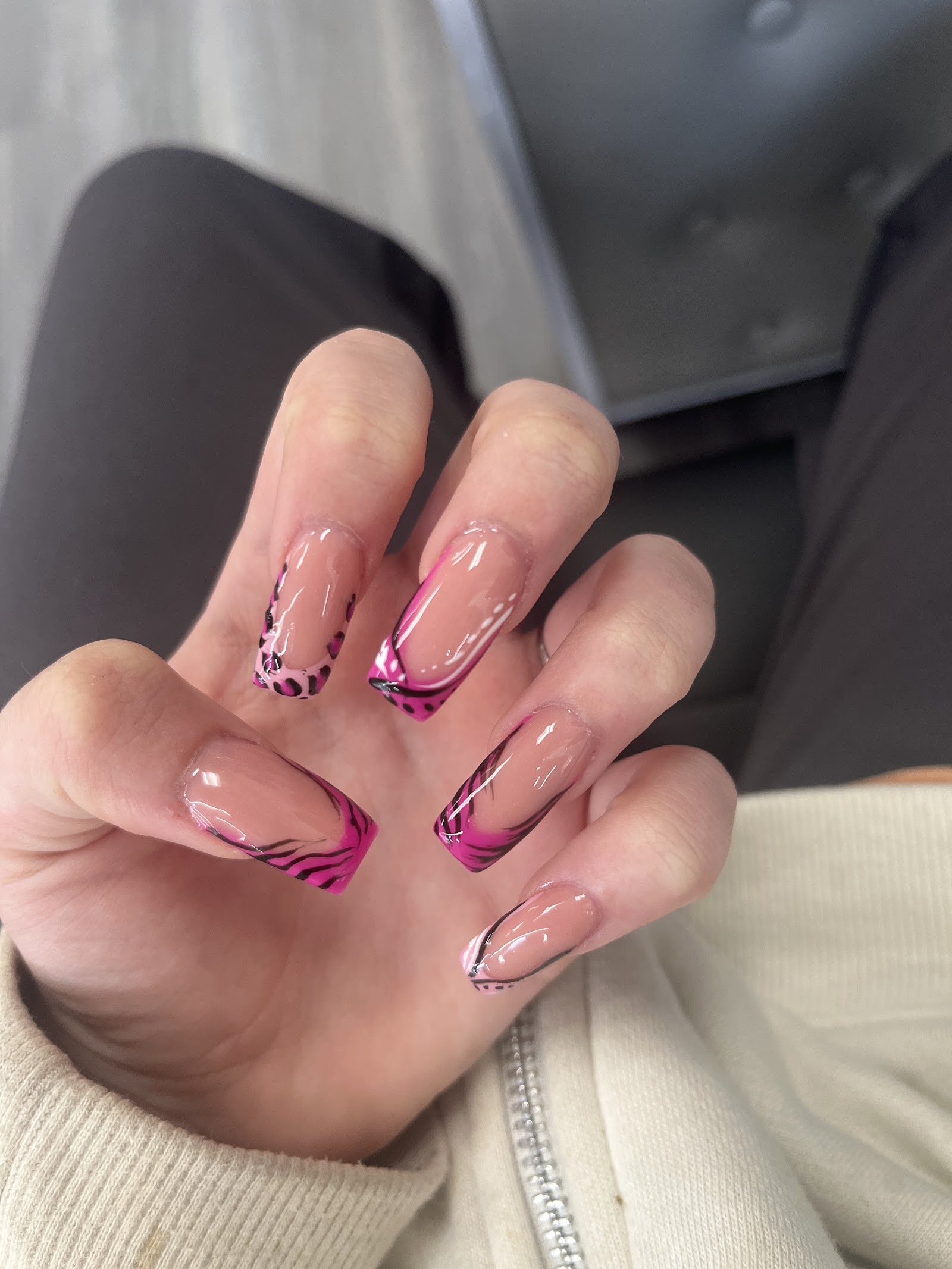 Diva Nails & Spa nail photo 3